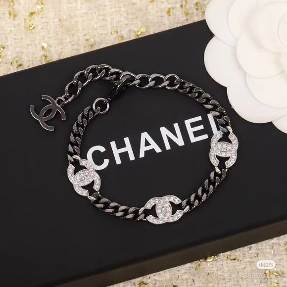 Chanel Black and Silver Pearl Bracelet - Picture 2 of 5